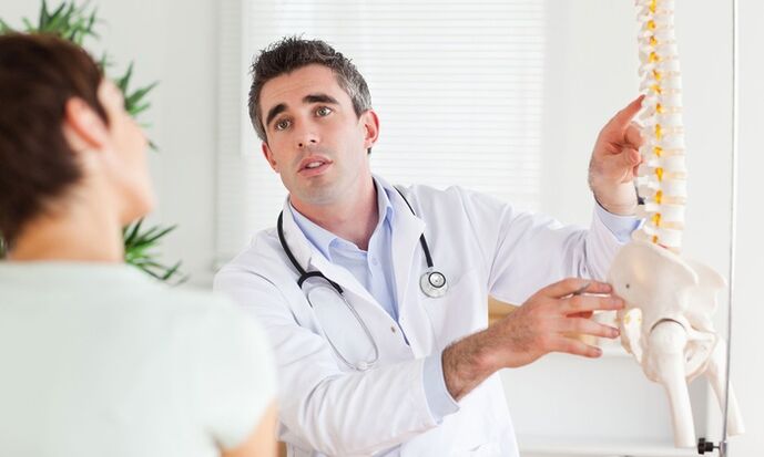 Se hai sintomi di osteocondrosi, dovresti consultare un medico per prescrivere un esame hardware della colonna vertebrale