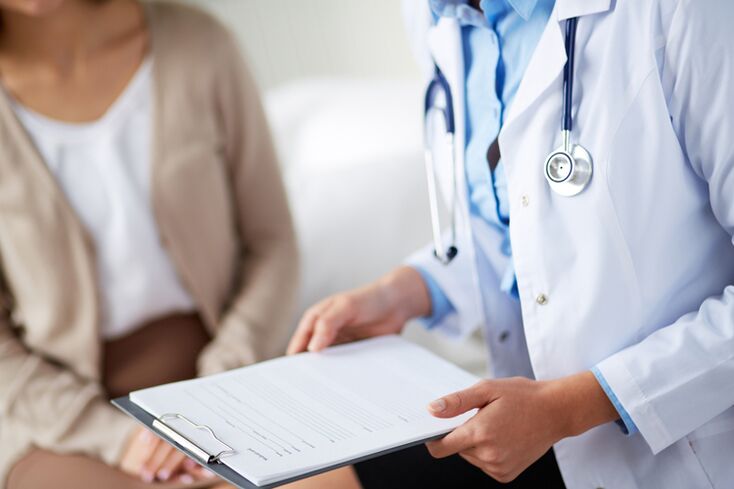 Un paziente con sintomi di osteocondrosi cervicale ha consultato un medico